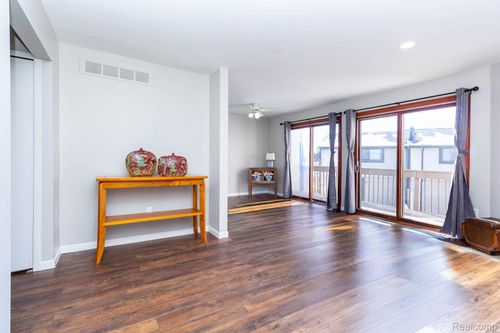 1146 Concord Ct, Northville, MI, 48167-3309 | Card Image