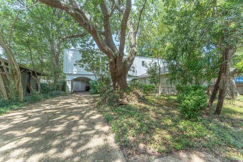 354 Cloud Dr, Baton Rouge, LA, 70806-4211 | Card Image