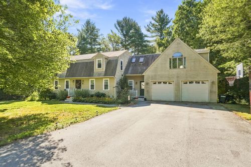 22 Southwind Way, Dartmouth, MA, 02747-1324 | Card Image
