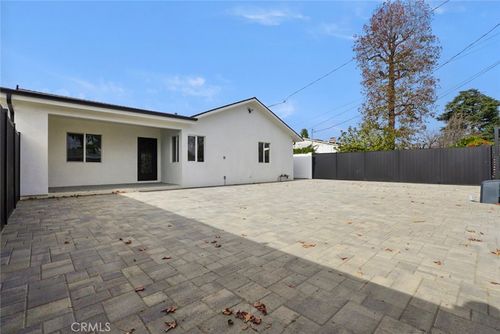 7423 Balcom Ave, Reseda, CA, 91335 | Card Image