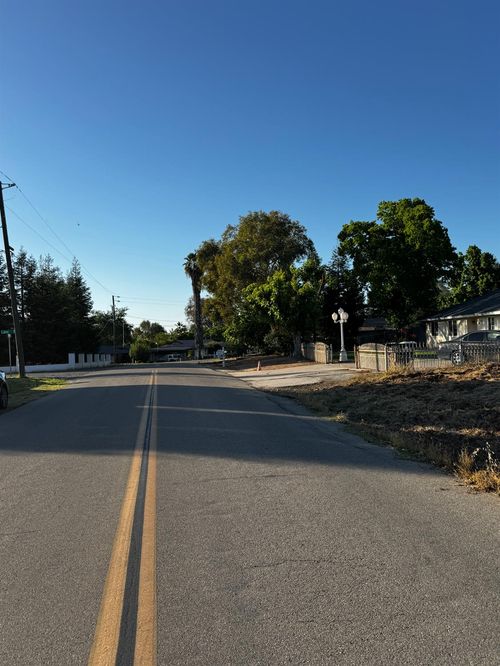 17855 Lane Dr, Madera, CA, 93638-0466 | Card Image