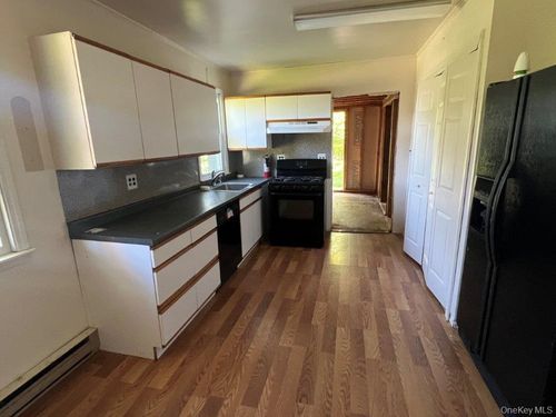 29 Purse Ln, East Fishkill, NY, 12533-5225 | Card Image