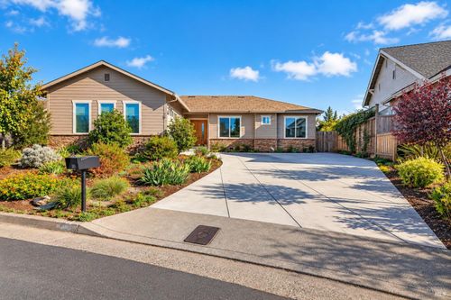 118 Dorchester Drive, Santa Rosa, CA, 95403 | Card Image