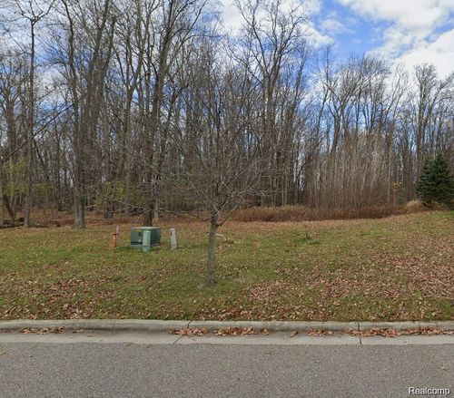 Unit 52 Edgewood Drive, Grand Blanc Charter Township, MI, 48439 | Card Image
