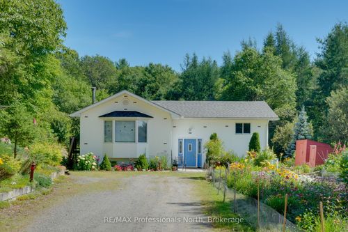 31 Stephenson Rd 2 E, Port Sydney, ON, P0B1L0 | Card Image