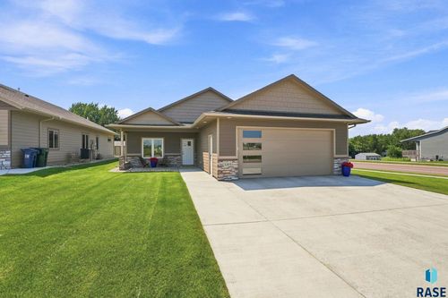 1201 S Foss Ave Avenue, Sioux Falls, SD, 57110 | Card Image