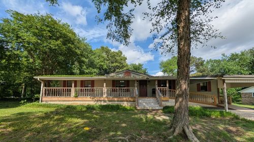 6106 Chestnut Bluff Maury C Rd, Friendship, TN, 38034-3647 | Card Image