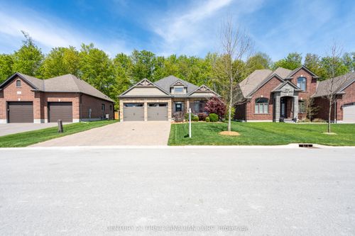302 Songbird Lane, Middlesex Centre, ON, N0M2A0 | Card Image