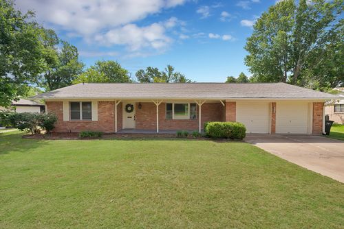 3505 Wedgway Dr, Fort Worth, TX, 76133-2132 | Card Image