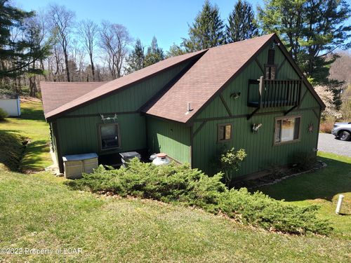 99 Kresge Ln, White Haven, PA, 18661-4091 | Card Image