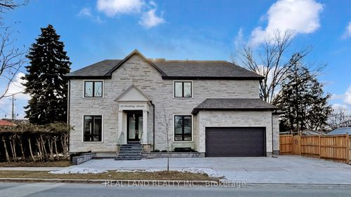180 Goulding Ave, North York, ON, M2R2P4 | Card Image