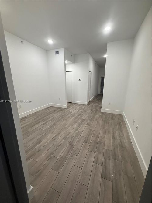 apt-202-486 E 30th St, Hialeah, FL, 33013-3294 | Card Image