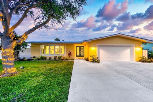602 Malabar Ave, Fort Pierce, FL, 34949-3565 | Card Image