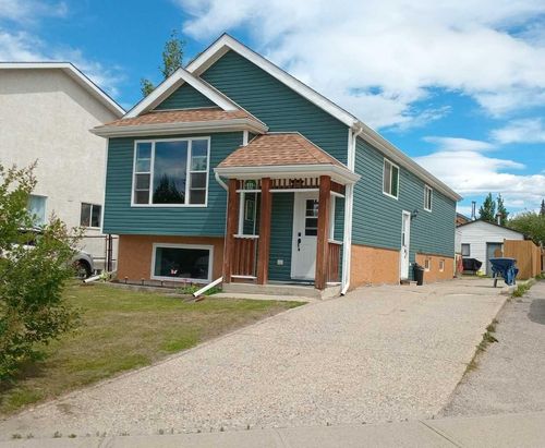 111 Sitar Cres, Hinton, AB, T7V1S6 | Card Image