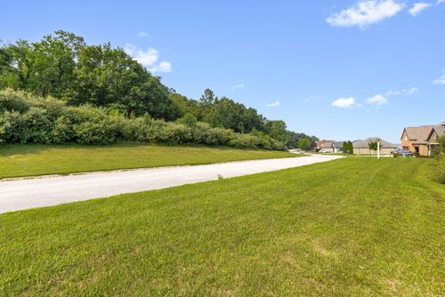 10525 Erie Dr E, Winfield, IN, 46307 | Card Image