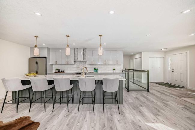11377 Braeside Drive Sw, Home with 5 bedrooms, 3 bathrooms and 4 parking in Calgary AB | Image 10