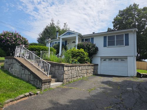 135 Norris St, Waterbury, CT, 06705-3541 | Card Image