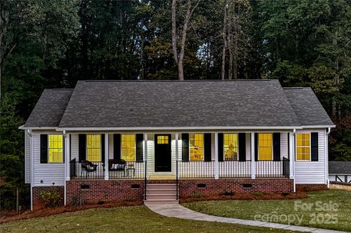 138 Meadowfall Ln, Troutman, NC, 28166-7725 | Card Image