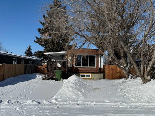 4942 43 St, Vermilion, AB, T9X1P5 | Card Image
