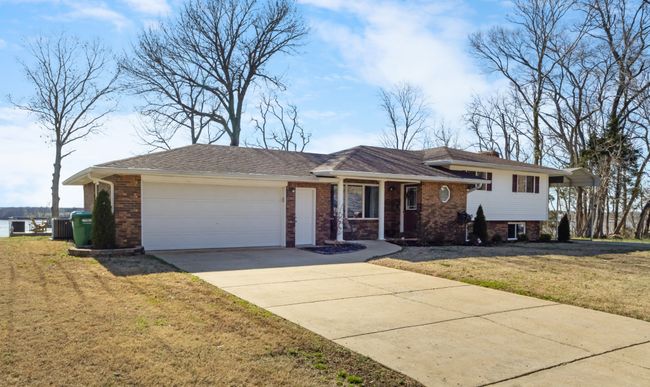 591 Shore Dr, House other with 3 bedrooms, 2 bathrooms and 2 parking in Big Sandy TN | Image 24