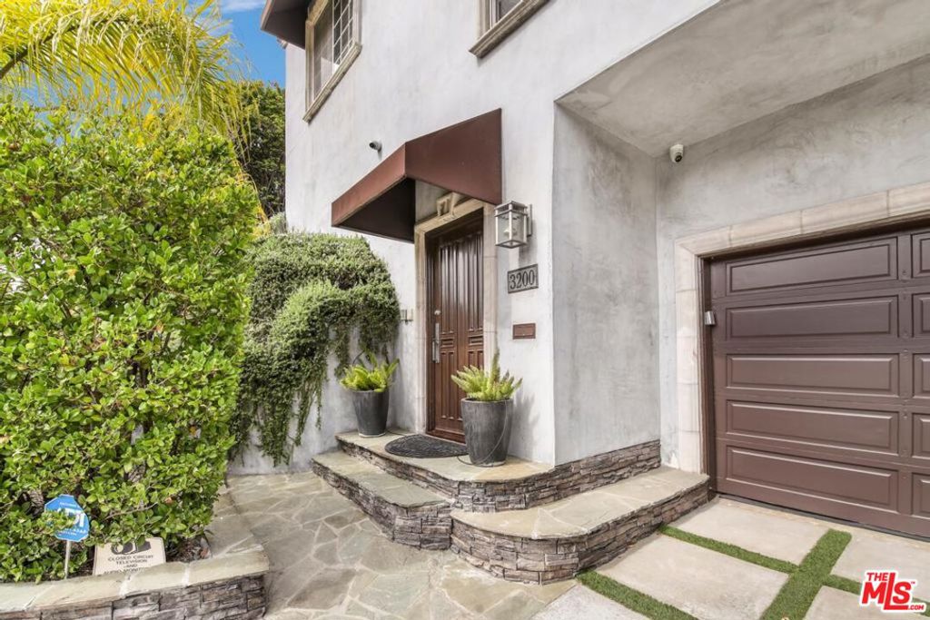 Residential Lease in Los Angeles 2