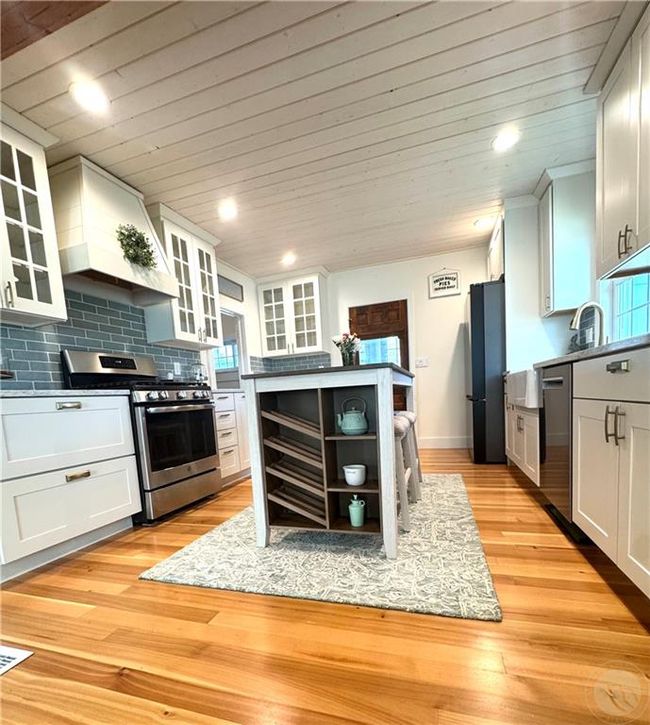 Kitchen | Image 12
