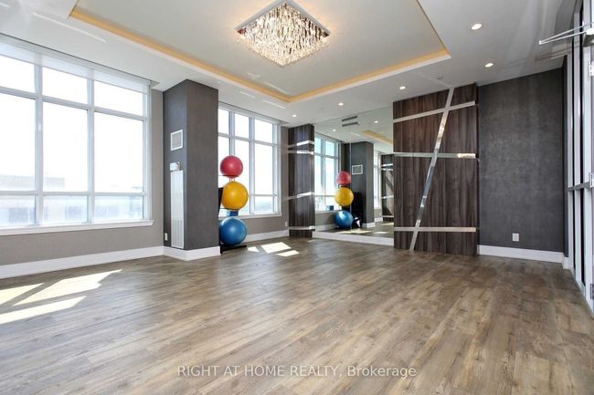 SW608 - 9191 Yonge St, Condo with 2 bedrooms, 2 bathrooms and 1 parking in Richmond Hill ON | Image 5
