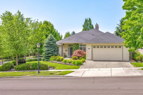 3700 Fieldbrook Ave, Medford, OR, 97504-9474 | Card Image