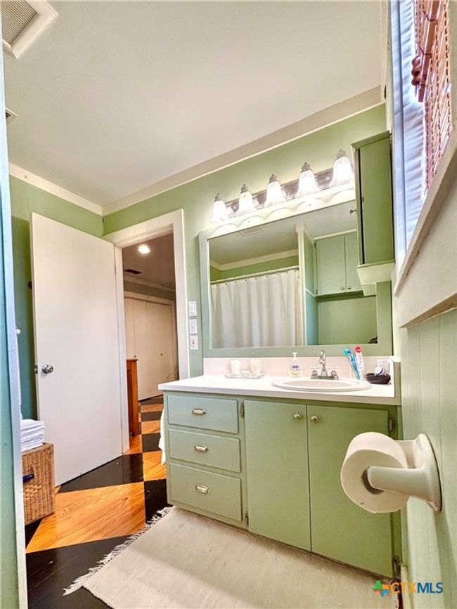 1007 N Washington St, House other with 3 bedrooms, 3 bathrooms and null parking in Port O Connor TX | Image 30