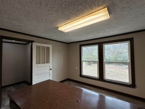 1118 E Main St, Atlanta, TX, 75551-2404 | Card Image