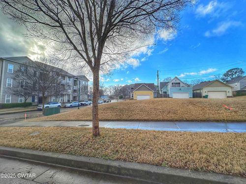 151 Union Ave, Jackson, TN, 38301-6036 | Card Image