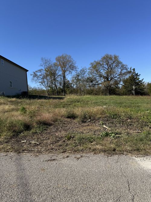 1539 E Stewarts Ln, Nashville, TN, 37218-2507 | Card Image