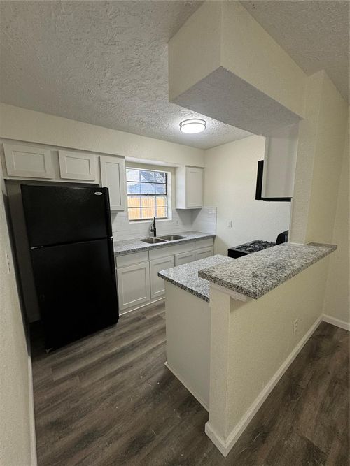 1-2114 Melbourne St, Houston, TX, 77026-1043 | Card Image