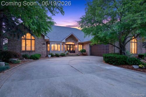 18974 Riverway Ct, Clinton Township, MI, 48038-1388 | Card Image