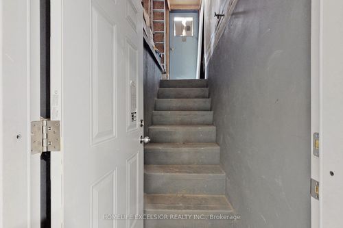 103 Cardinal St, Barrie, ON, L4M6G1 | Card Image