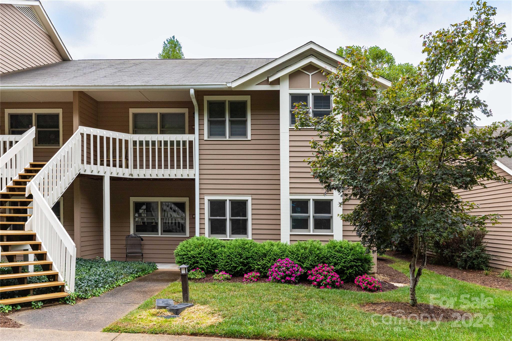 Timberlake Dr, Asheville, NC 28803