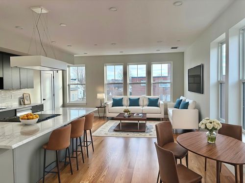 th308-421 High St, Medford, MA, 02155-3632 | Card Image