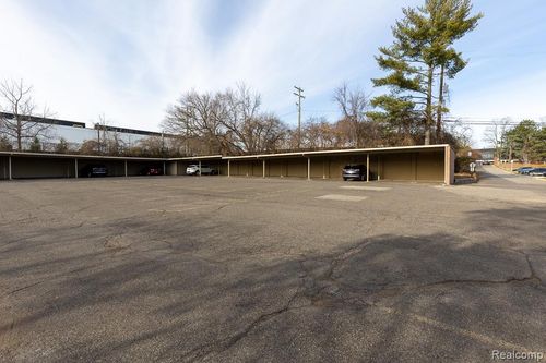 apt-b204-4047 W Maple Rd, Bloomfield Hills, MI, 48301-3169 | Card Image