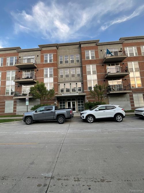 325-66 Winder St, Detroit, MI, 48201-3130 | Card Image