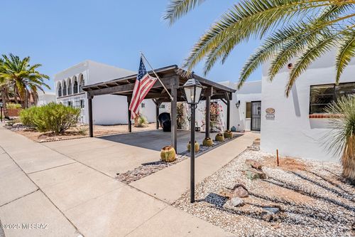 468 W Esperanza Blvd, Green Valley, AZ, 85614-2711 | Card Image