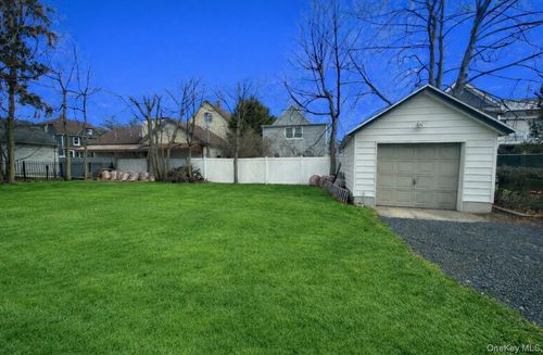 23 S Bayles Ave, Port Washington, NY, 11050-3708 | Card Image