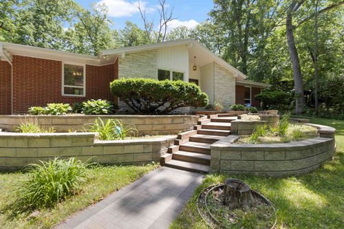 822 Lakewood Dr, Rockford, IL, 61102-1228 | Card Image