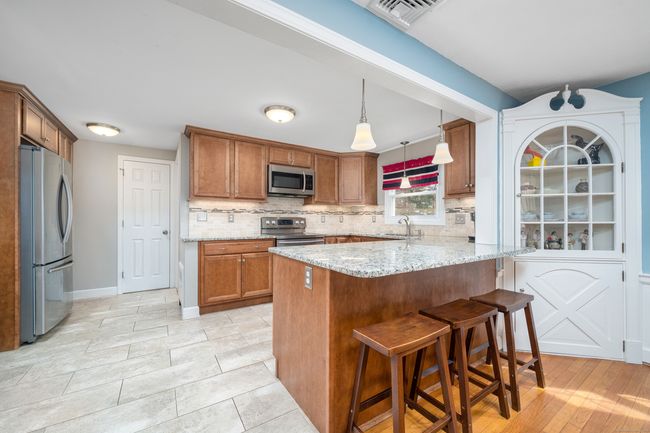Open concept to dining room | Image 13