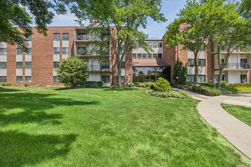 103-3030 Pheasant Creek Dr, Northbrook, IL, 60062-3374 | Card Image