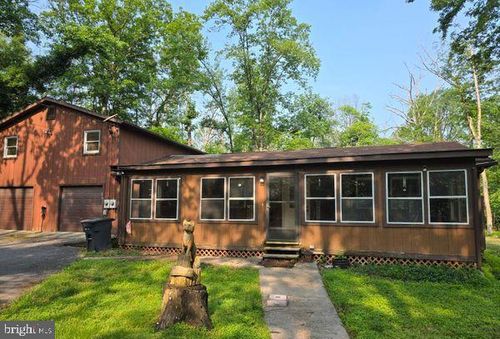 77 Ferrous Ln, HEDGESVILLE, WV, 25427-3328 | Card Image