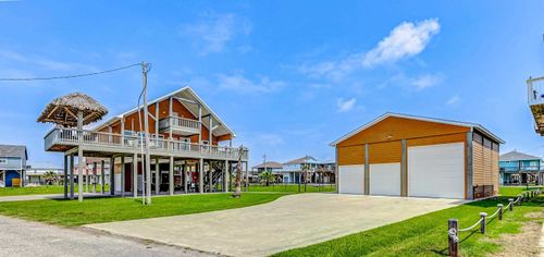 950 Seadrift Dr, Crystal Beach, TX, 77650 | Card Image