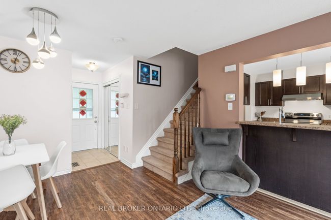427 Vendevale Ave, House attached with 3 bedrooms, 2 bathrooms and 1 parking in Stittsville ON | Image 17