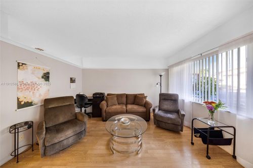 apt-8s-900 Sw 10th Ter, Hallandale Beach, FL, 33009-6705 | Card Image