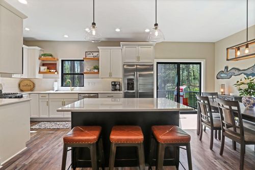 787 Odsila Way, Fontana, WI, 53125-1560 | Card Image