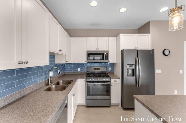 15 - 917 W Savidge St, Condo with 2 bedrooms, 2 bathrooms and null parking in Spring Lake MI | Image 23